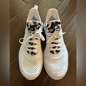 Women White APL